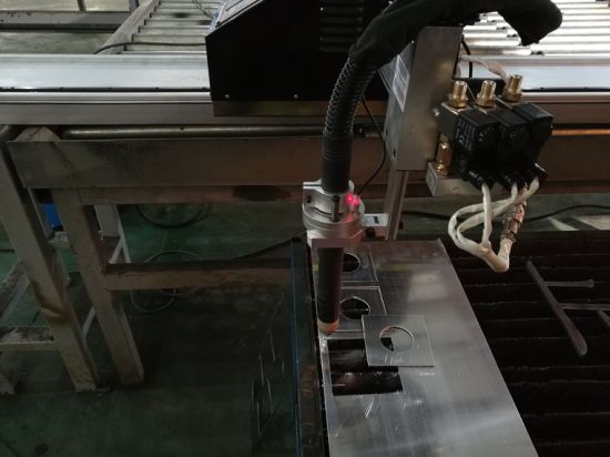 फास्ट स्पीड 1500x3000mm सीएनसी प्लाज्मा काटने र लौ धातु काटने मिसिन